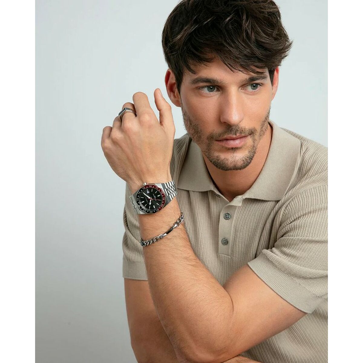 V2HD1FE1946A3AC5A3200600265AC4FEC1AR6733167P4