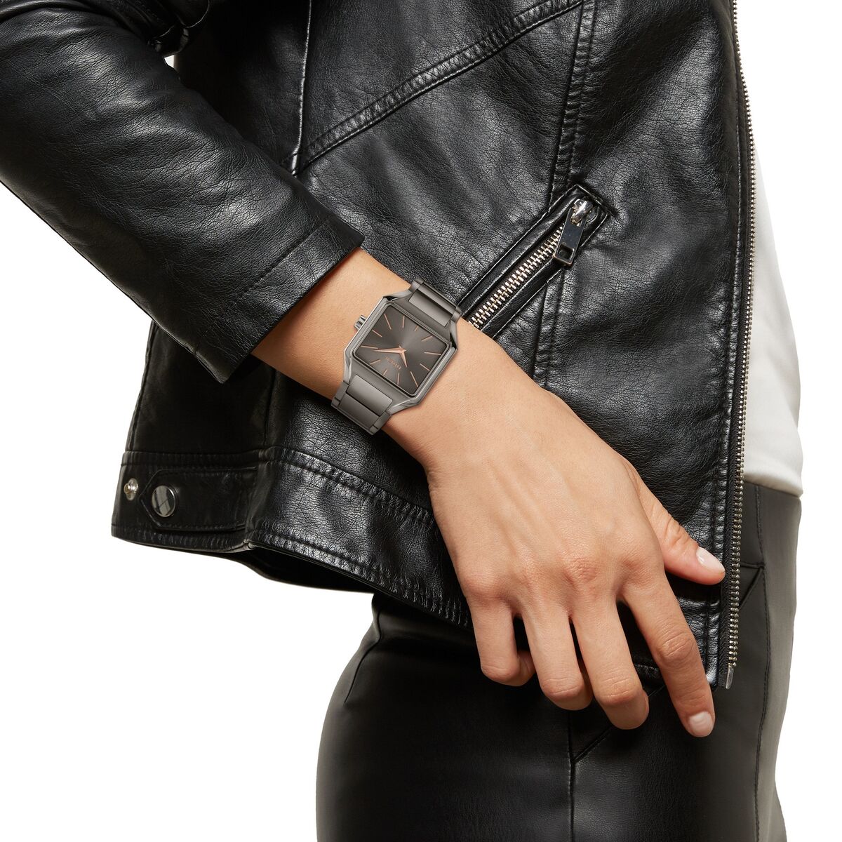 V5HB57F4E10F06A301C77CDFB5CD9E2F45ER3938604P4